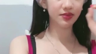 Dedek Manis Nyebat Santuy Pamerin Bulu Memek Dream