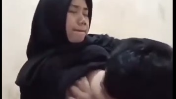 Bokep Premium Sex Ngisep Tetek Perempuan Jilbab Tobrut