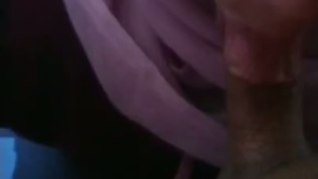 Cewek Jilbab Kacamata Seneng Banget Ngemut Kontol