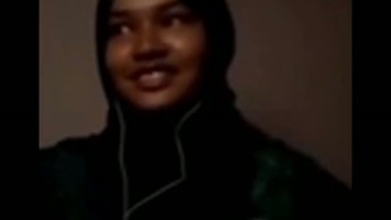 Cewe Hijab Hitam Manis Vcs Sama Mantan