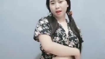 Amerlita Sange Ngangkang Dikocok Jari Suami