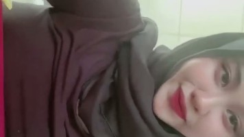 Buguru Hijab Hyper Exib Di Kantor Pas Jam Istirahat