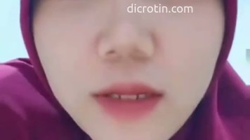 Live Host Putri Hijab Kembang Desa Semok